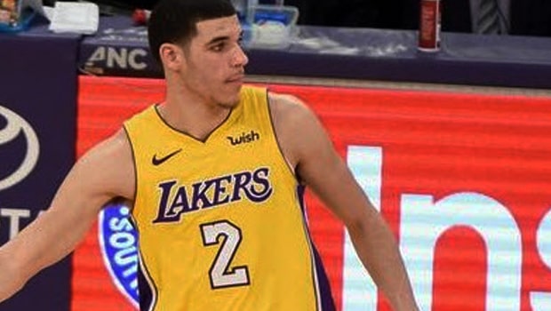 Lonzo Ball gia nhập đội ngũ chấn thương của LA Lakers cùng LeBron James